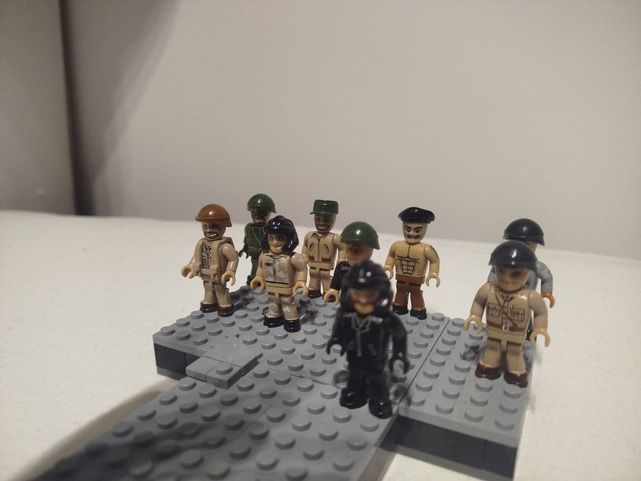 Figurki Zestawów Cobi