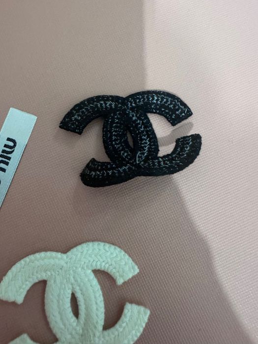нашивки Chanel на одяг