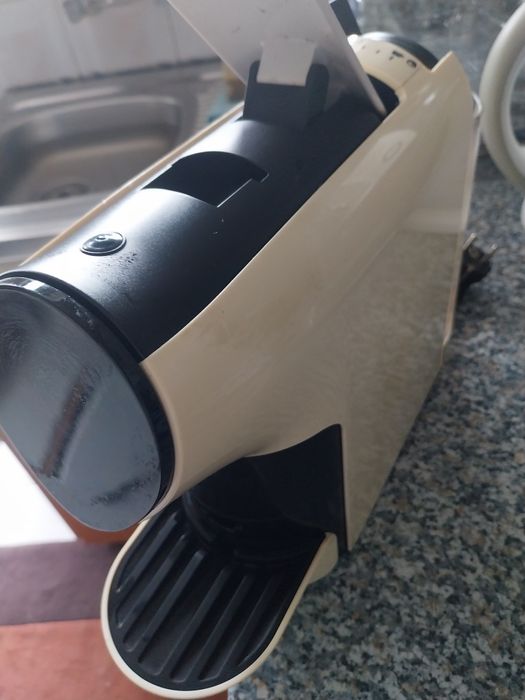 Maquina cafe  capsulas completa impecavel