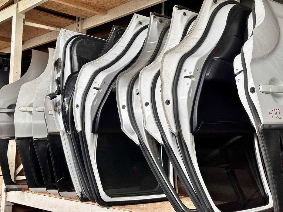 Задняя дверь автомобільна до різних марок Mitsubishi Merc Opel Nissan