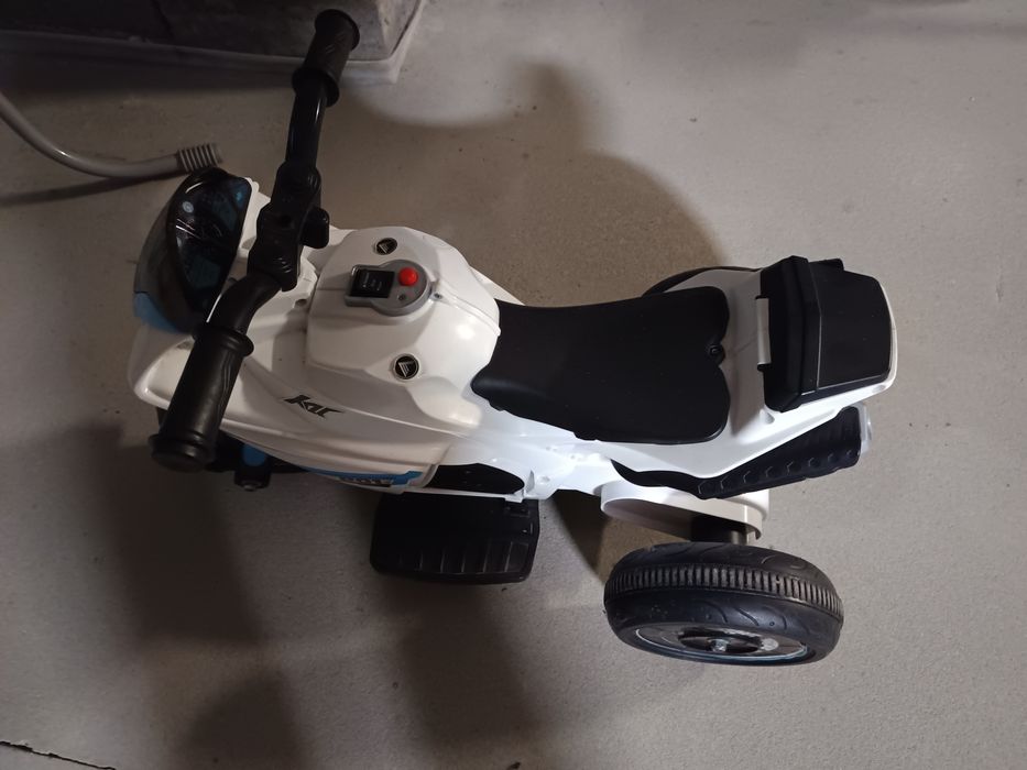 Motorek na akumulator