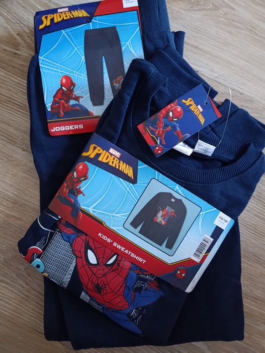 Komplet dresowy dres Spiderman 134/140