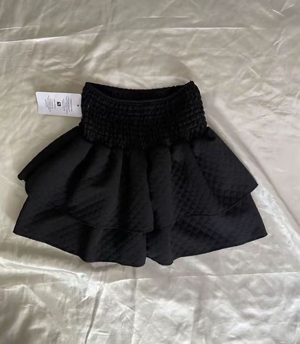 Чорна спідниця міні