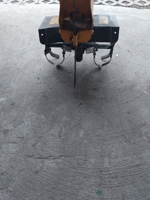 Glebobryzarka spalinowa