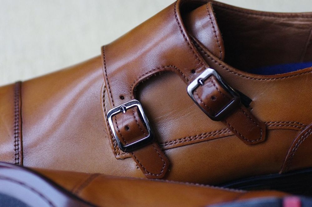 Lloyd Mailand / Подвійні ділові ''монки'' з коричневої гладкої шкіри .