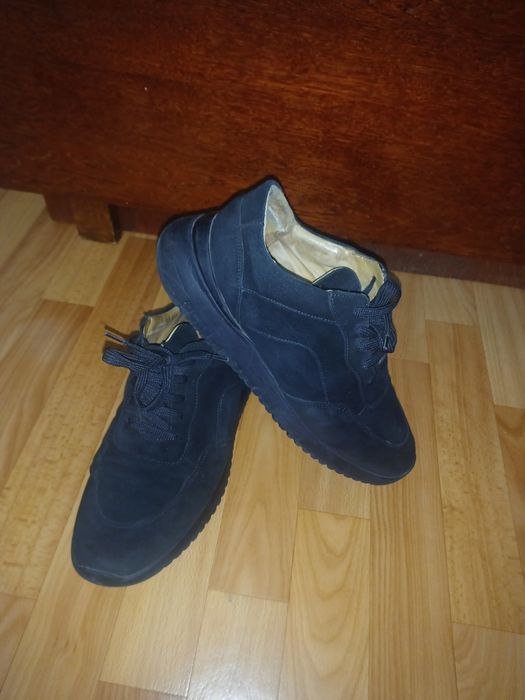 Продам зимние ботинки