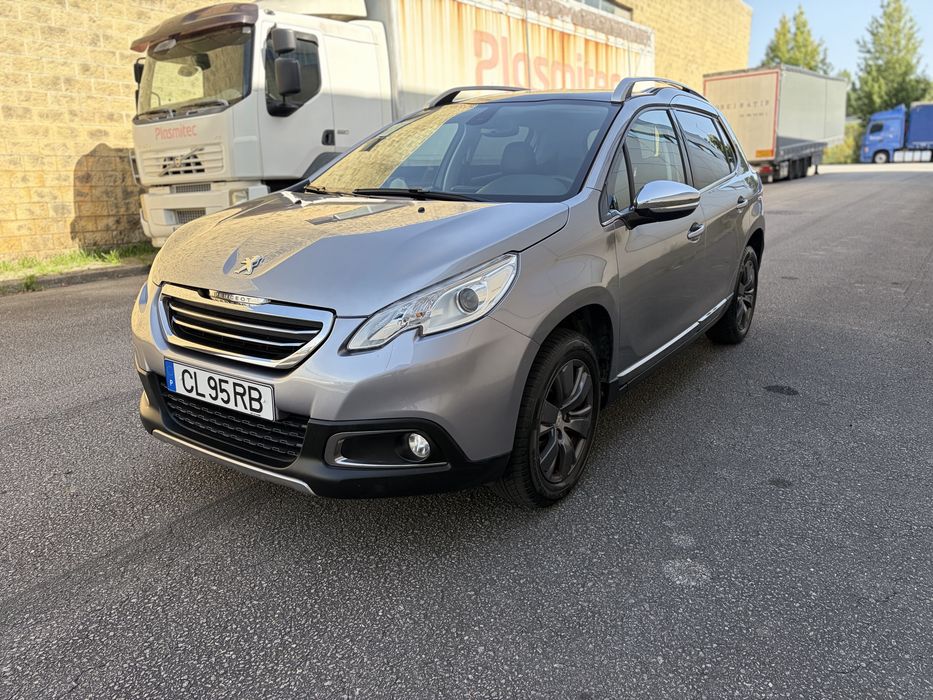 Peugeot 2008 1.2 Allure - Teto Panorâmico