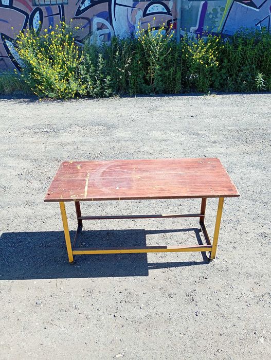 Stół warsztatowy z mini kółkami o wymiarach: 114*50*60cm
