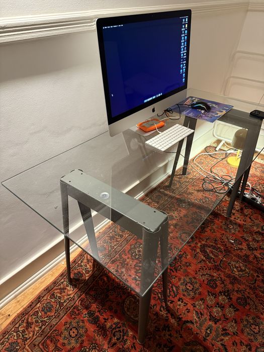 Secretária em tampo de vidro e pés - peças separadas