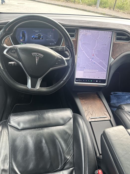 Tesla Model X — fotografia 6