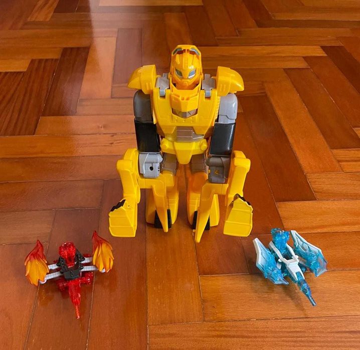 Vários conjuntos de figuras de acção (desde 12,5€)