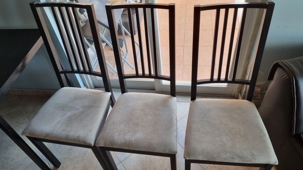 Mesa de sala + 3 cadeiras