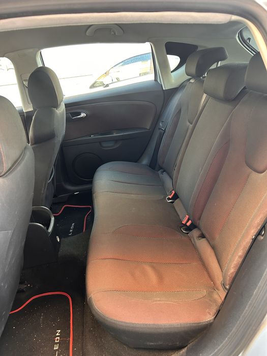 SEAT LEON 2.0 TDI Sport up ( aceito trocas por algo do meu agrado )