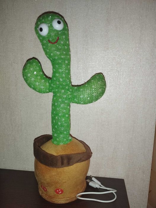 Співаючий та танцюючий кактус з підсвічуванням