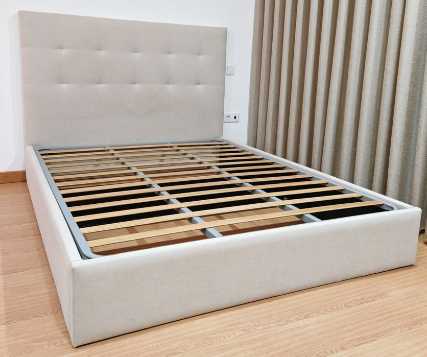 Cama casal e estrado