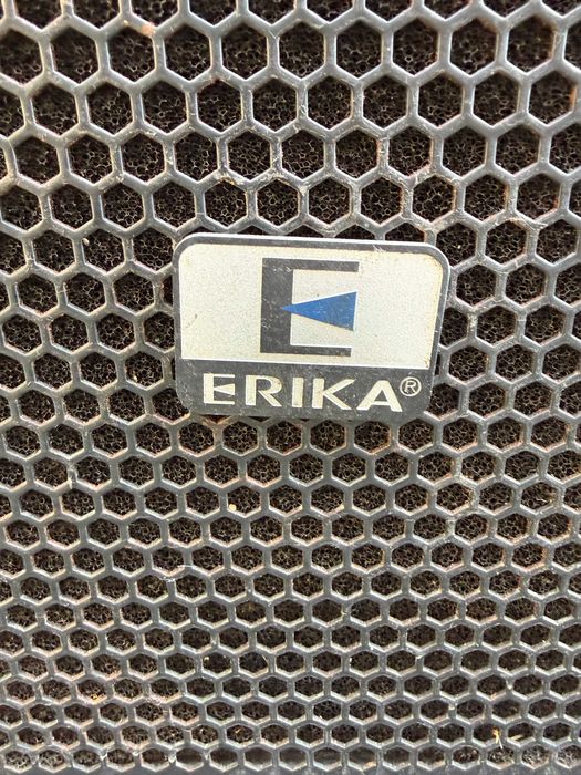 Coluna de Som Erika (grave)