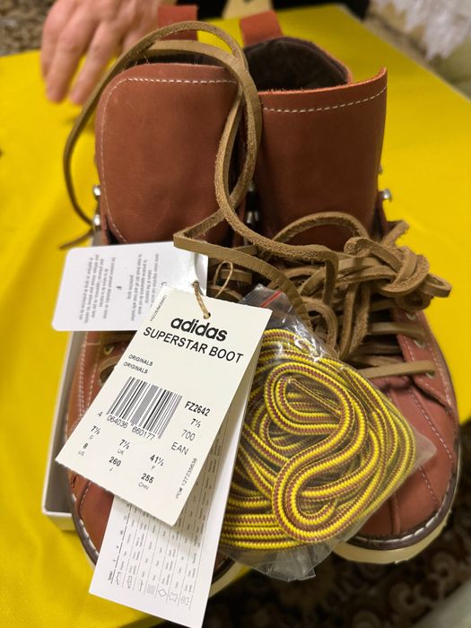 Жіноче взуття Adidas Superstar нове