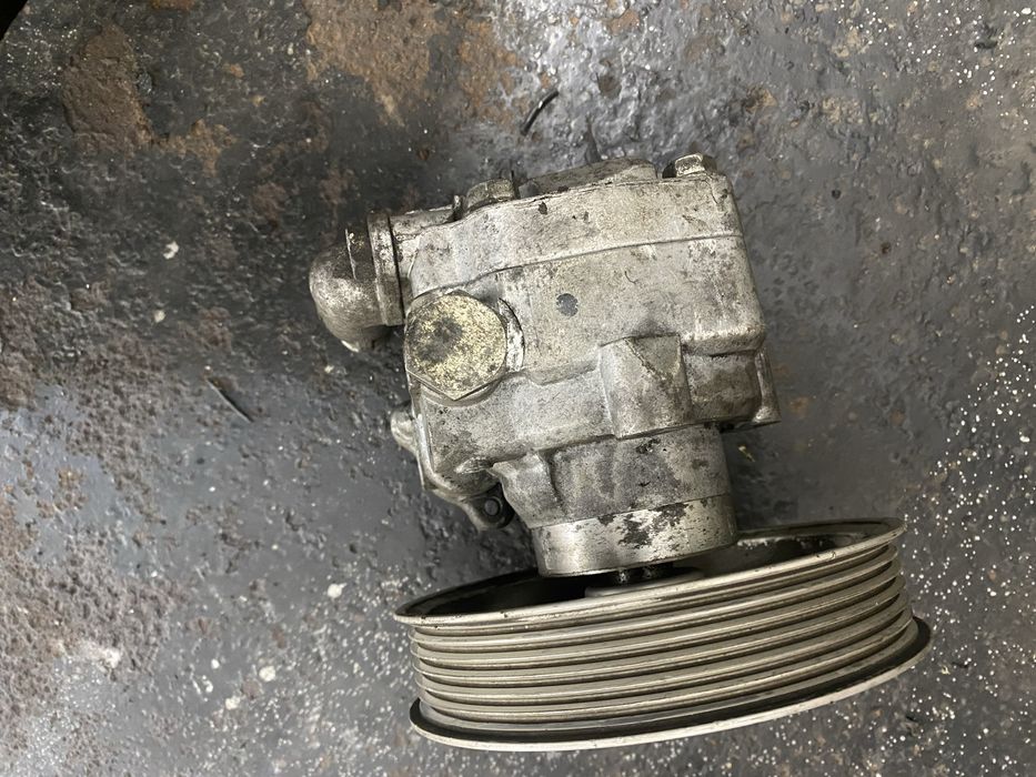 Гідропідсилювач керма Audi a4b8 номер 8KO145153F