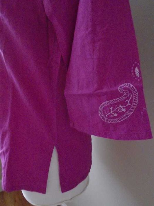 Blusa rosa fúchsia com bordado