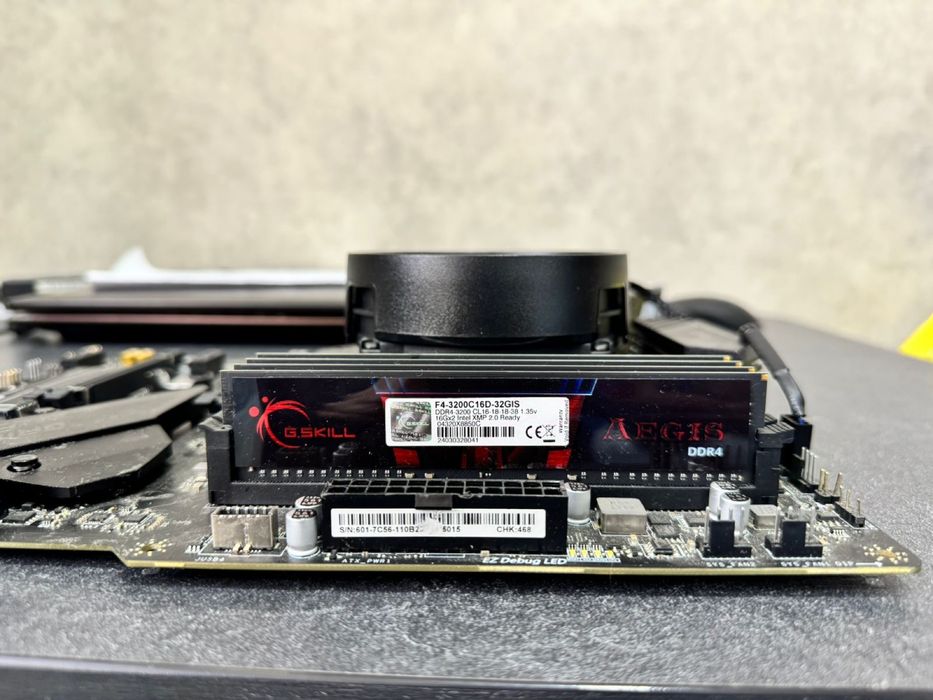 Продам комплект: материнська плата, процесор, оперативна памʼять, SSD