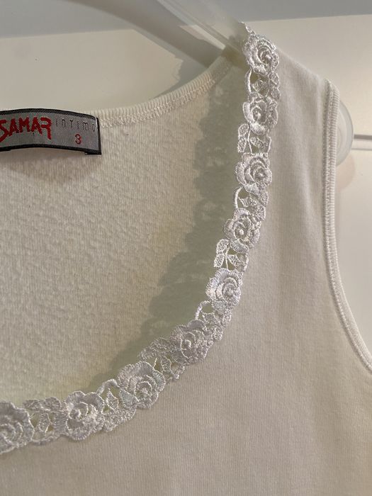 Белая майка