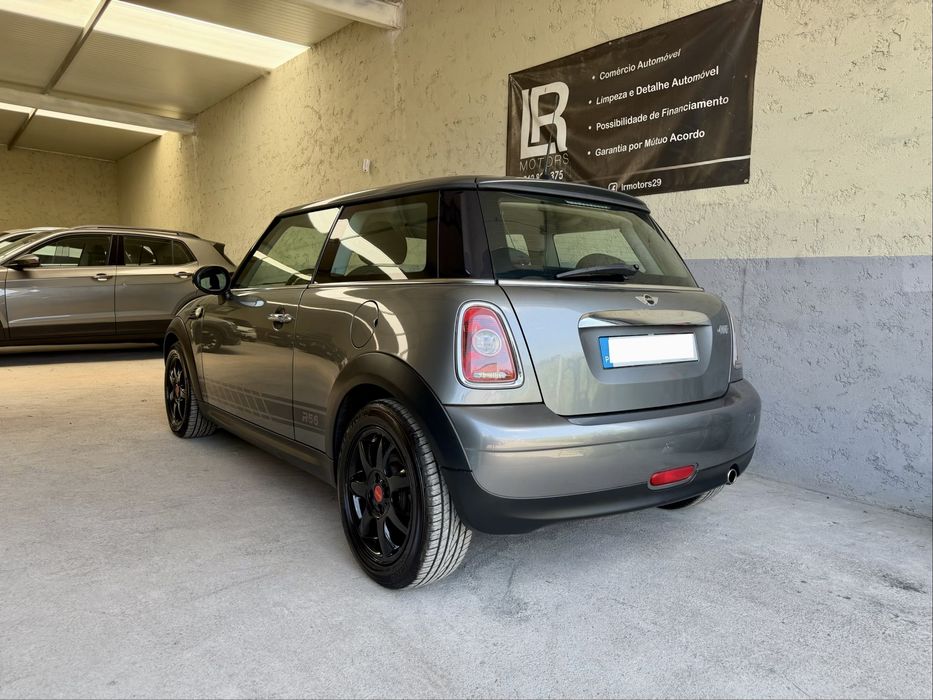 Mini One 1.4i 95cv - Desde 129€ Mês
