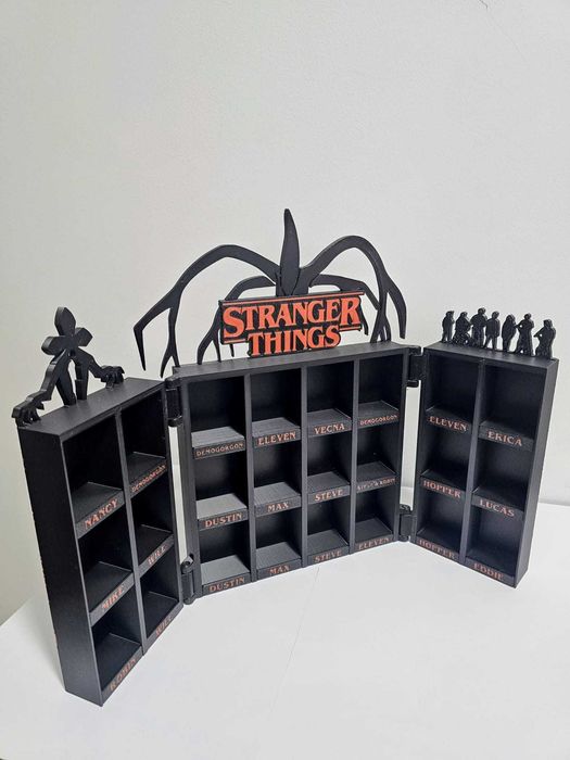 Колекційна підставка Kinder Joy Stranger Things на 24 фігурки