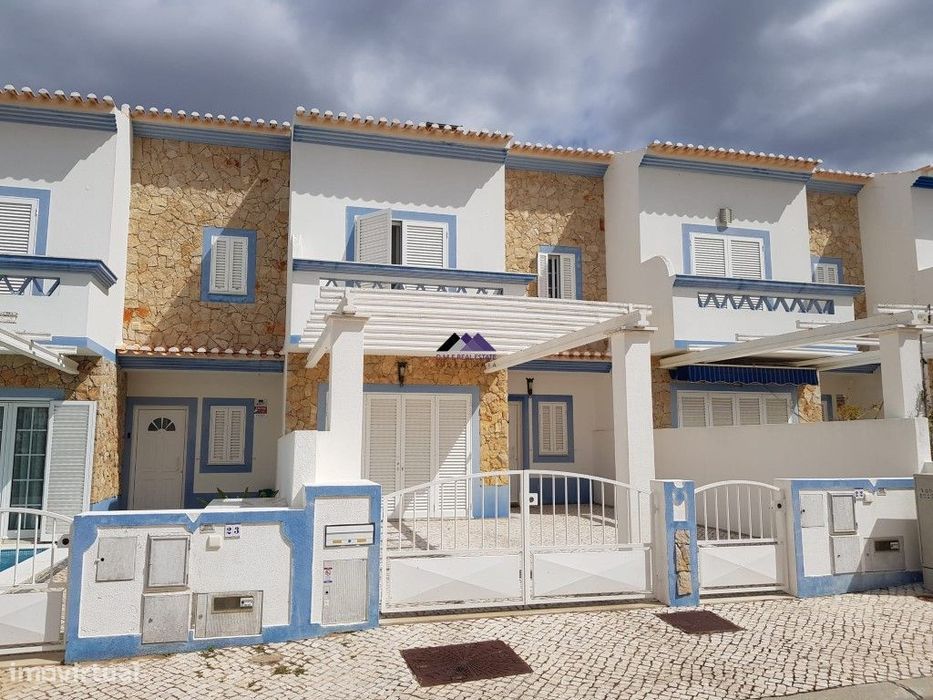 Moradia T3+1 com Estacionamento, Logradouro e Sótão