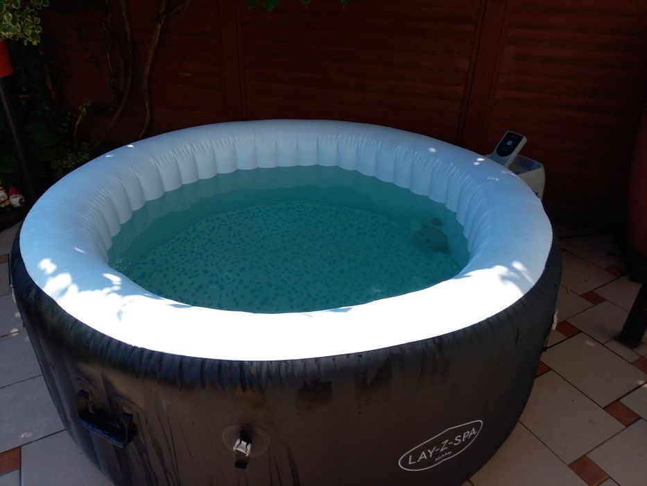 Sam basen Jacuzzi ogrodowe spa lay-z-spa Miami aukcja nr 1