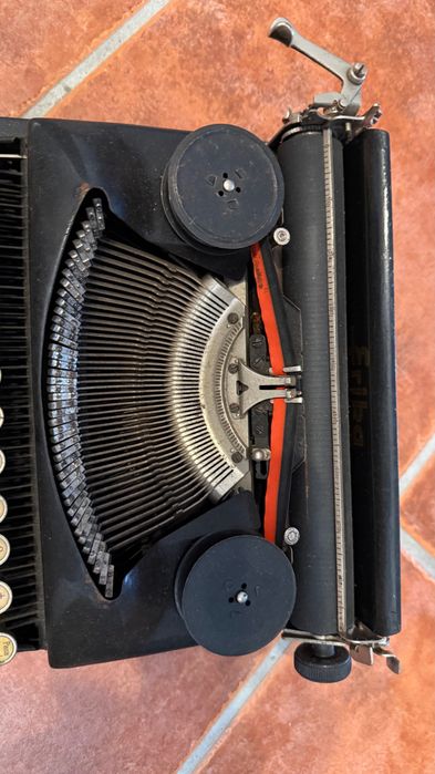 Máquina escrever antiga Erika