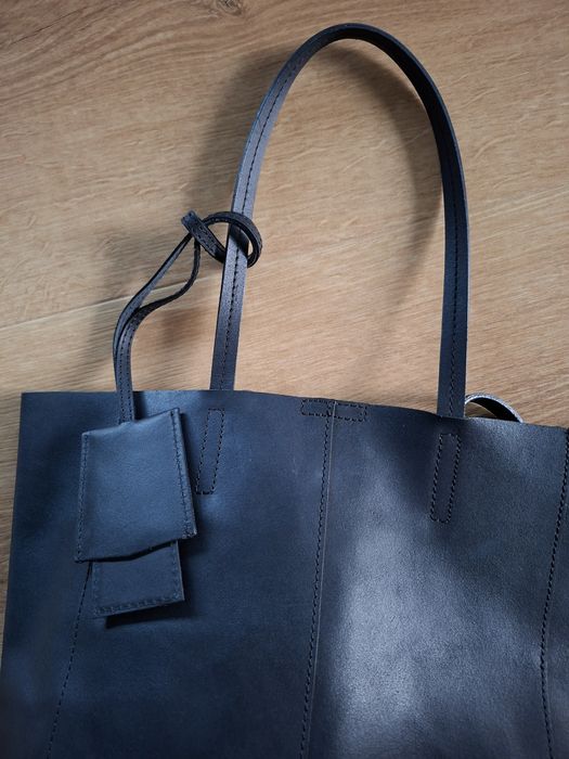 Duża czarna shopperka firmy Gusti Leder skórzana