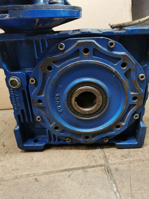 Przekładnia z silnikiem