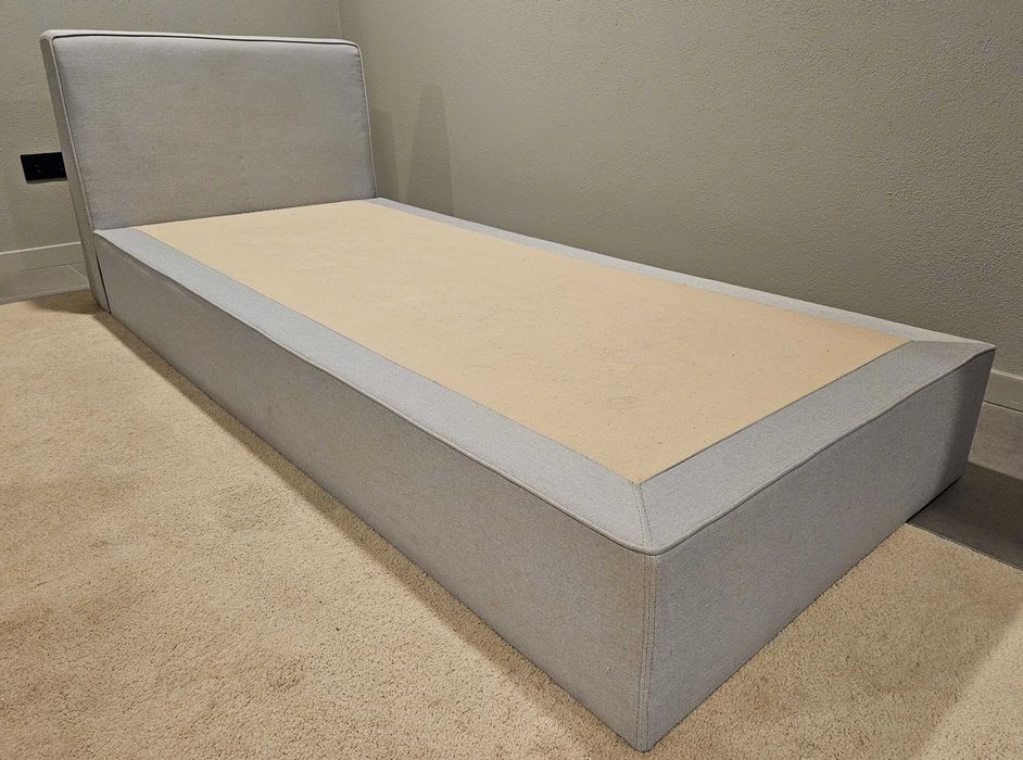 Cama sommier individual impecável - cinza