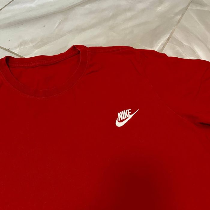 Чоловіча червона футболка Nike M