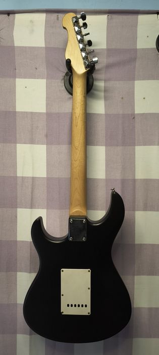 Продам электрогитару