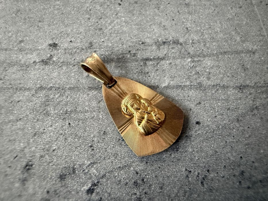 Złota Matka Boska / Bozia - dwustronna - 1,41g /złoto 585 / 330zl gram