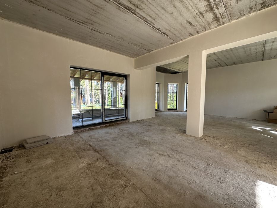 Продаж будинку в Стоянці, 245 м2 з гаражем та соснами на ділянці