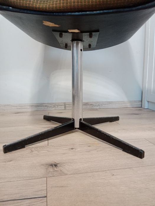 Fotel obrotowy PRL „ Muszelka"