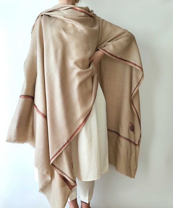 Szal orientalny indyjski haftowany haft paisley pashmina jasny brąz