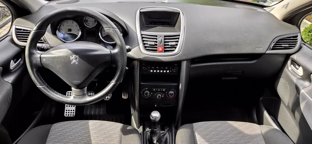 Peugeot 207 1.4 benzyna, lift. Zadbany.