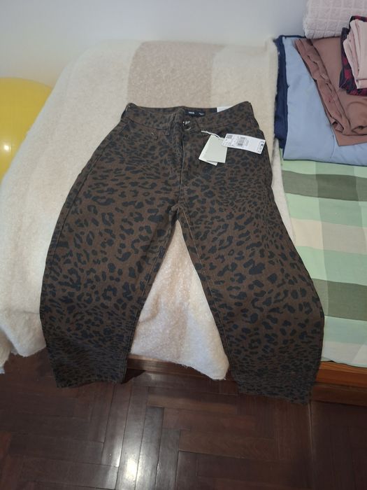 Calças Mango padrões 36