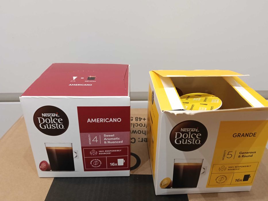 Ekspres Dolce Gusto + spieniacz do mleka Botti + kapsułki Dolce Gusto