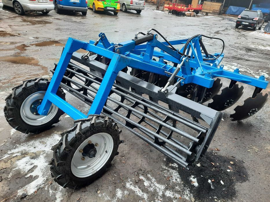 Культиватор причіпний КПГ-2,5 є навісний варіант. Борона дискова.
