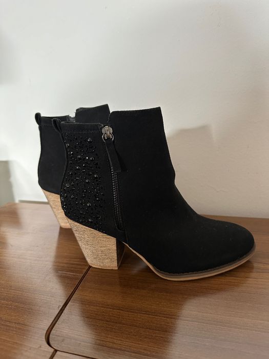 Botas Pretas Nº 36 Novas
