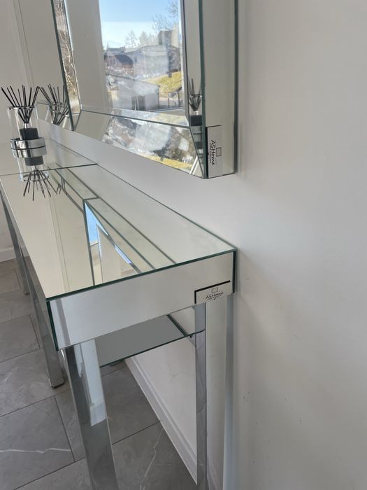 Lustro z konsolą toaletka