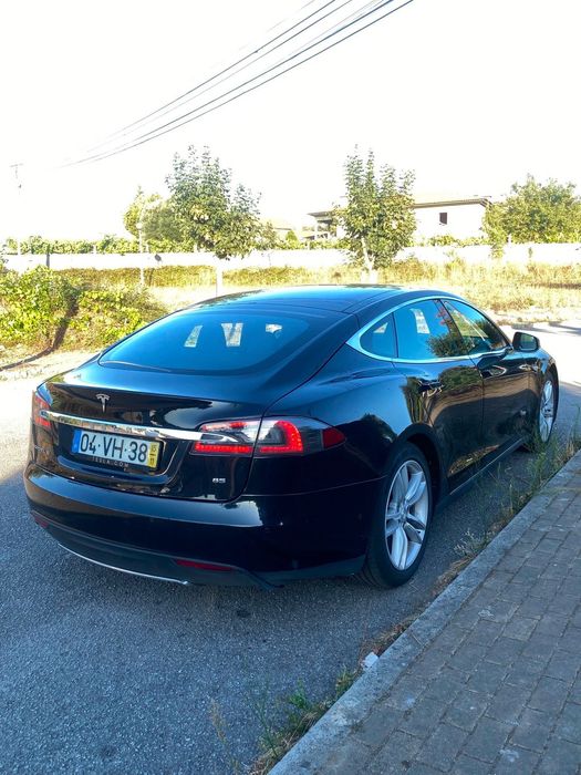Tesla Model S533469020312709122