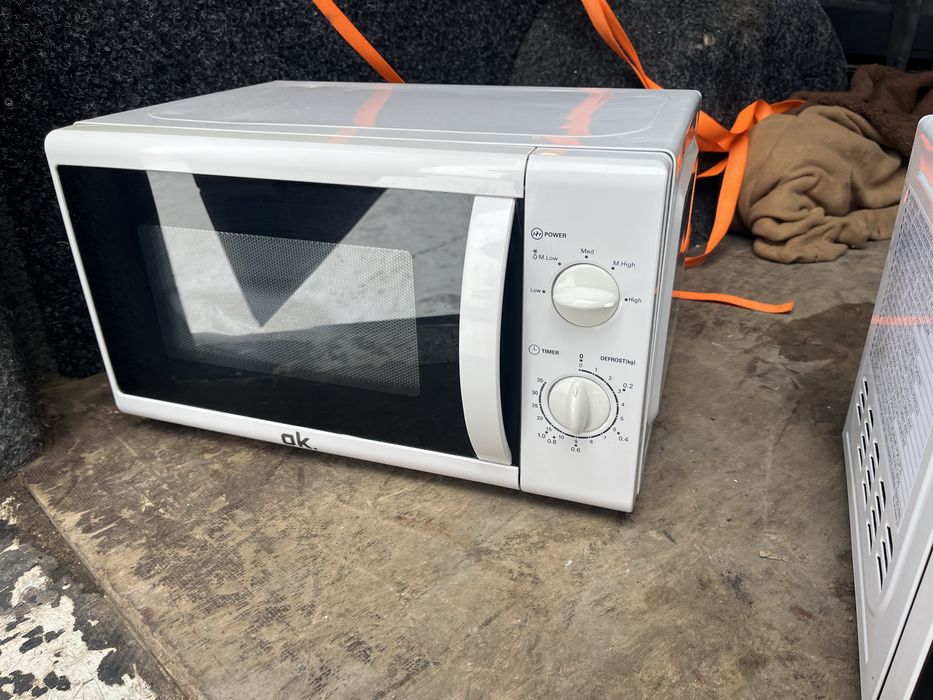 Мікрохвильовка KOENIC