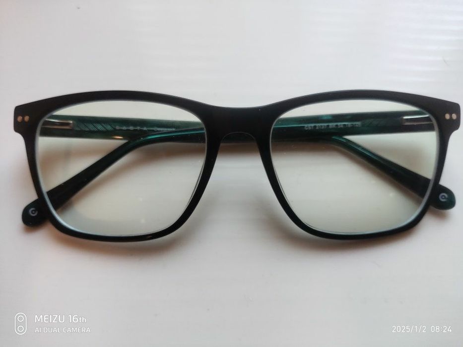 Продаю очки Luxoptica. Цена снижена