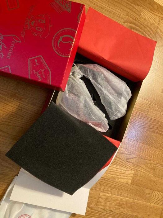 Sapatos Christian Louboutin n.º 38 - NOVOS