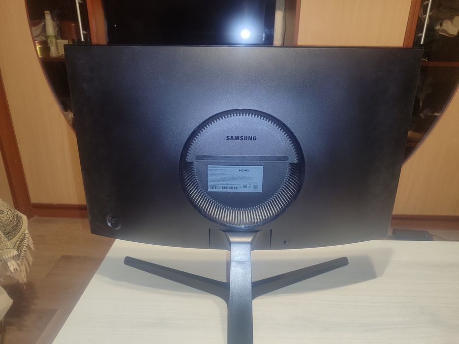 Монітор Samsund Odyssey CRD5 144hz